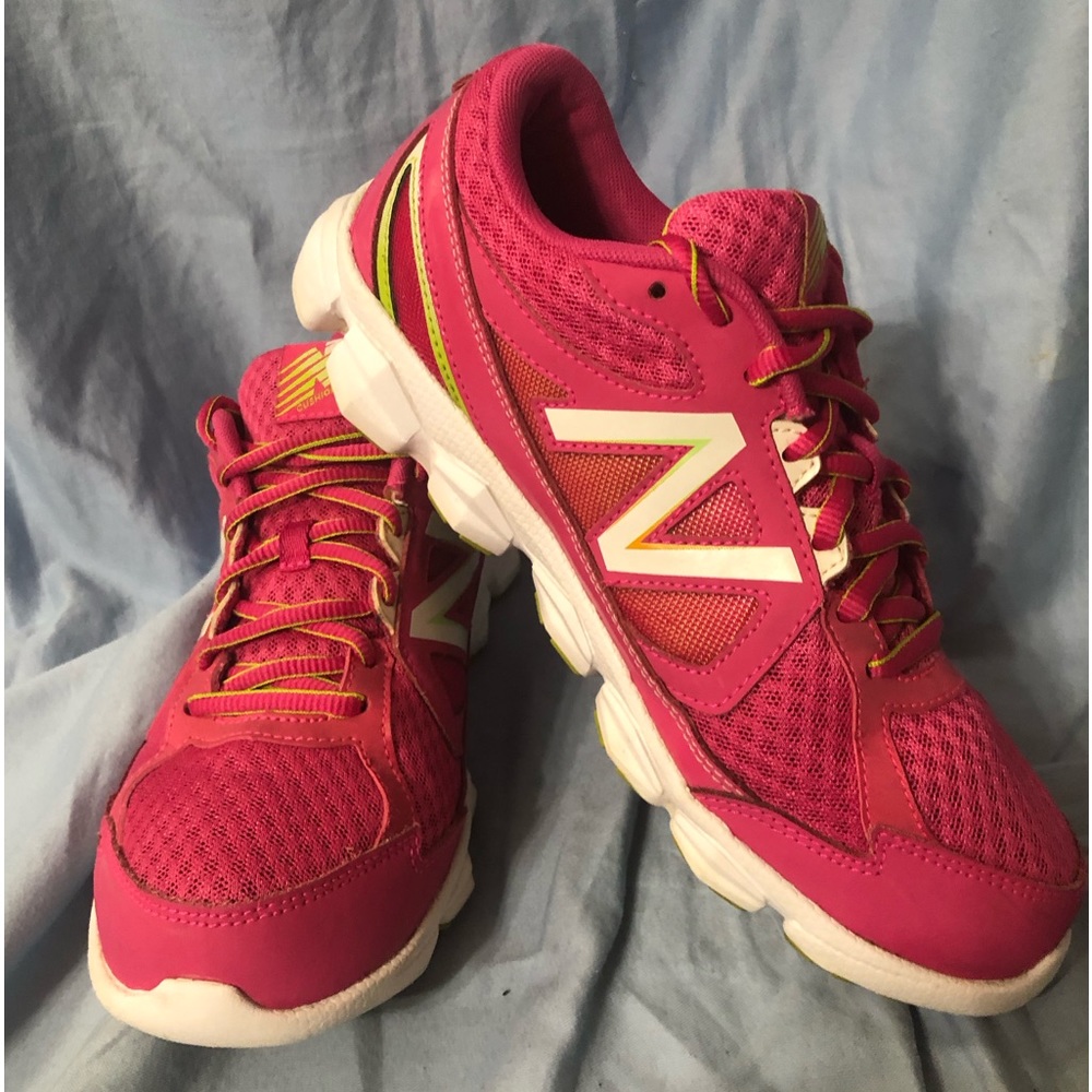New Balance KJ750APY Athlete Shoe Women’s Sz 6.5 Pink/White